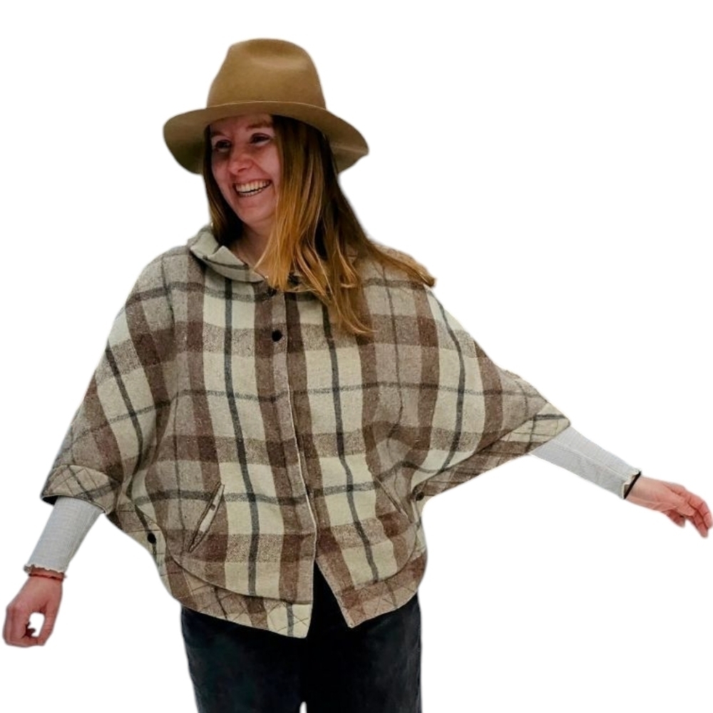 Brown Cream Plaid Wool Cape Poncho w Pockets Full Lined 1 size fits most PTP 23"